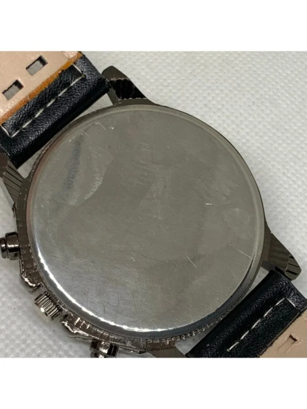 Men’s black tone quartz analog watch 46mm black leather band running